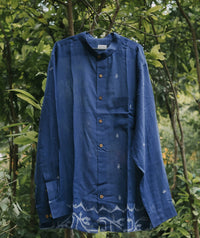 Men’s cotton shirt with Jamdani weaving, featuring traditional motifs and a relaxed silhouette.