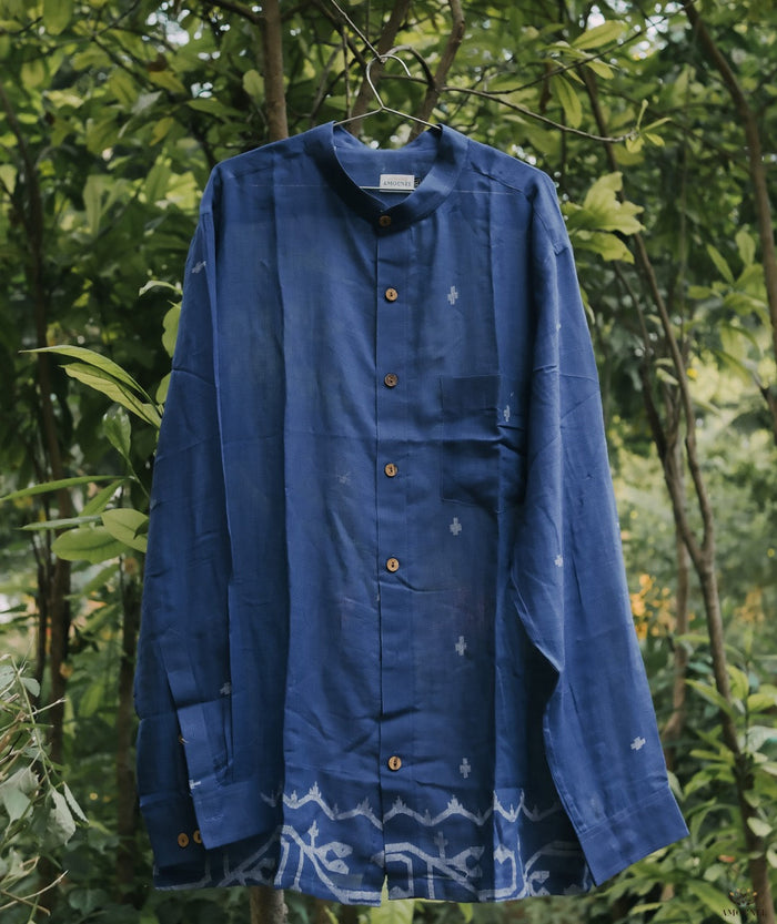 Men’s cotton shirt with Jamdani weaving, featuring traditional motifs and a relaxed silhouette.