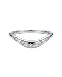 Starline Curve Ring — close-up of handcrafted silver curved star-inspired ring, ethical jewelry Mitti Lifestyle