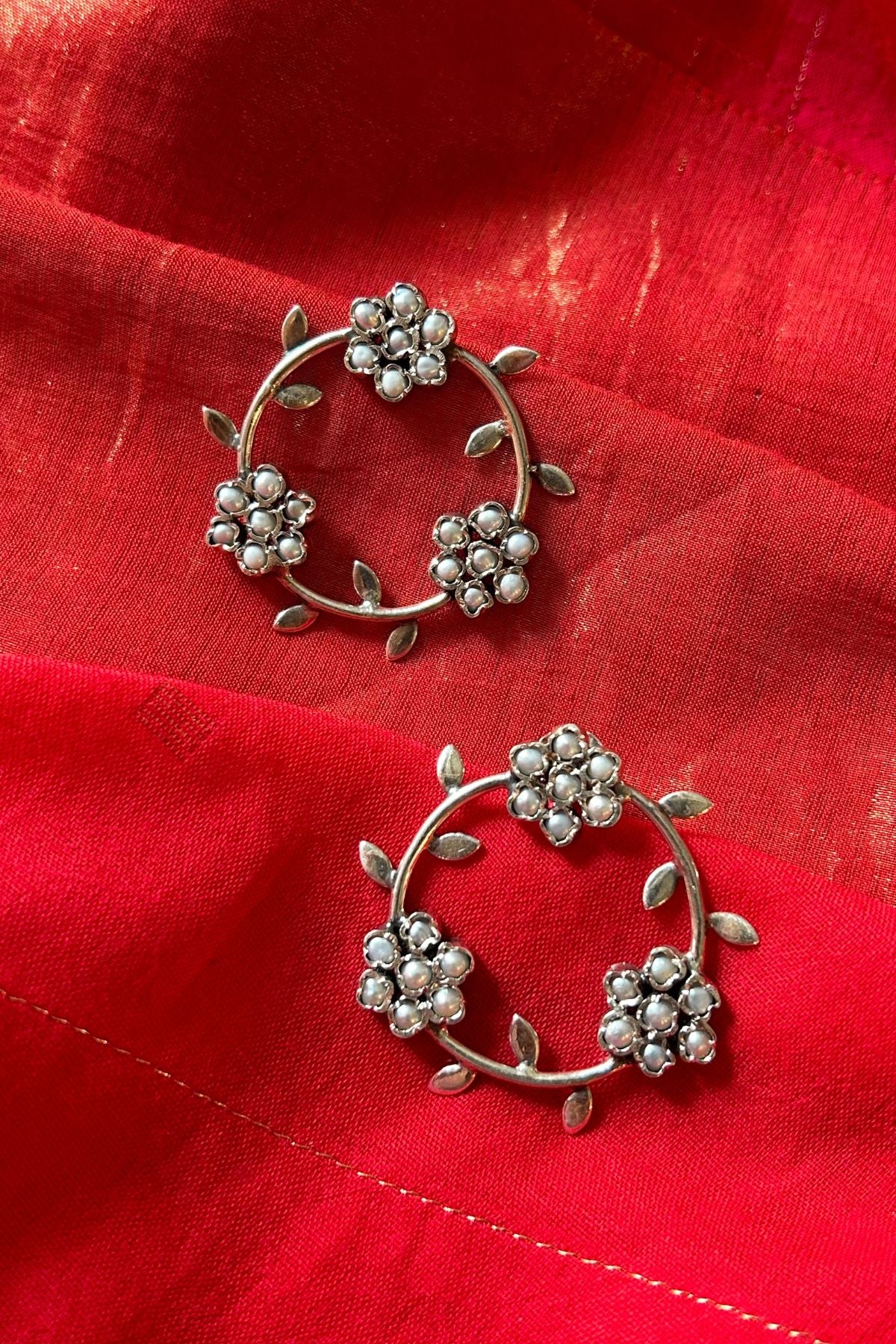 Coronet White Pearl Earring