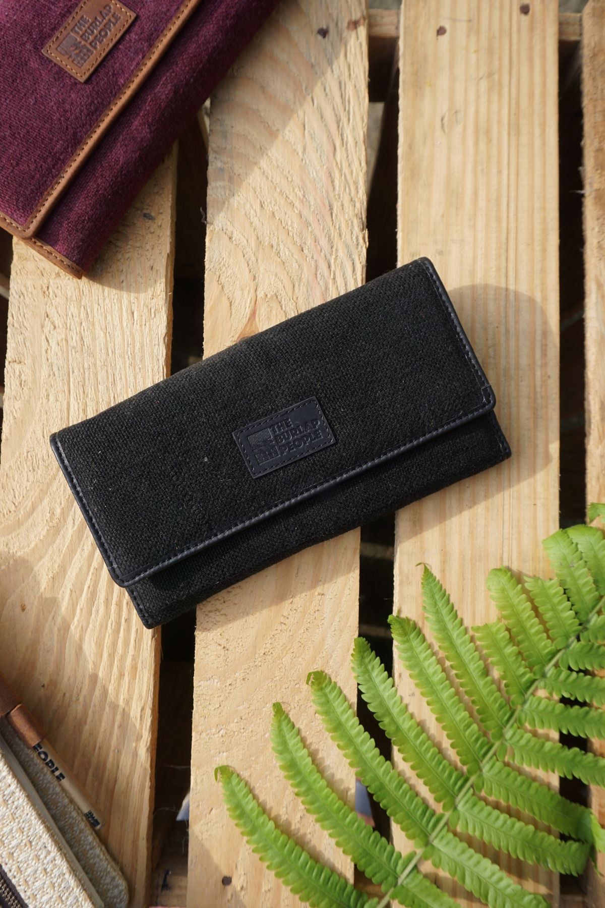 The Travel Wallet in Black