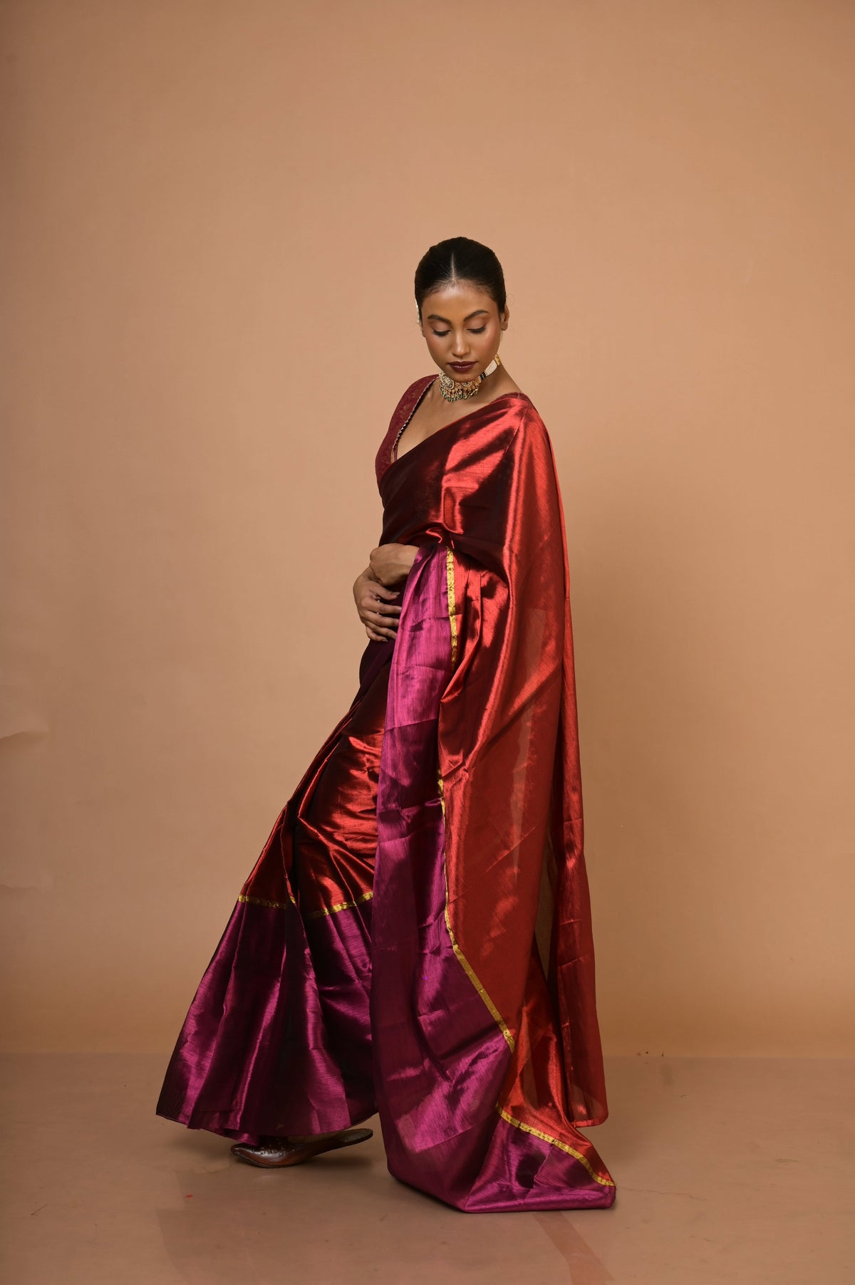 Dual-colour tissue saree