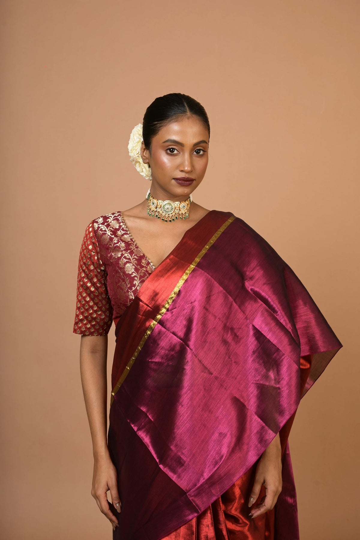 Dual-colour tissue saree