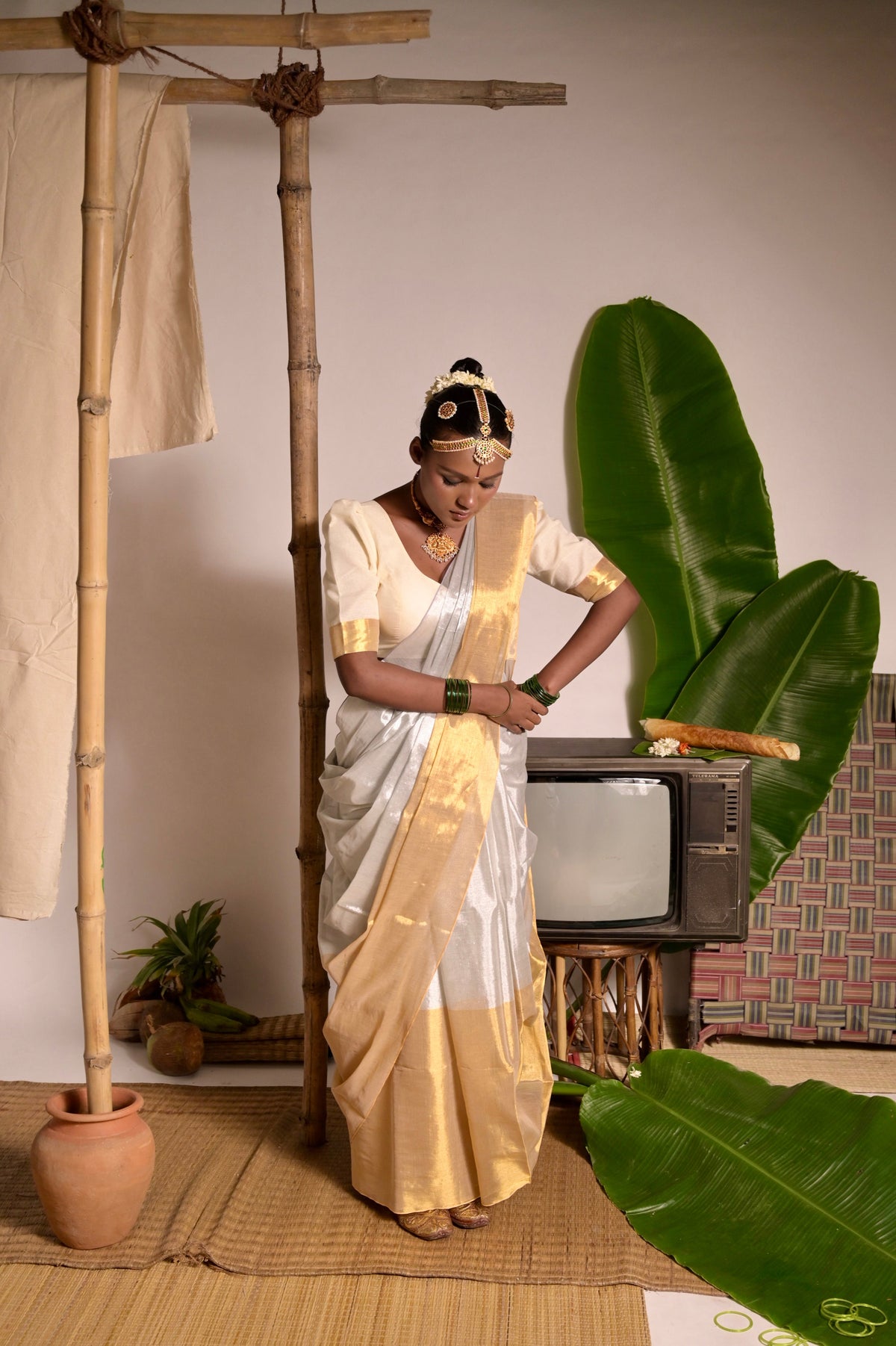 Kanakvarna saree