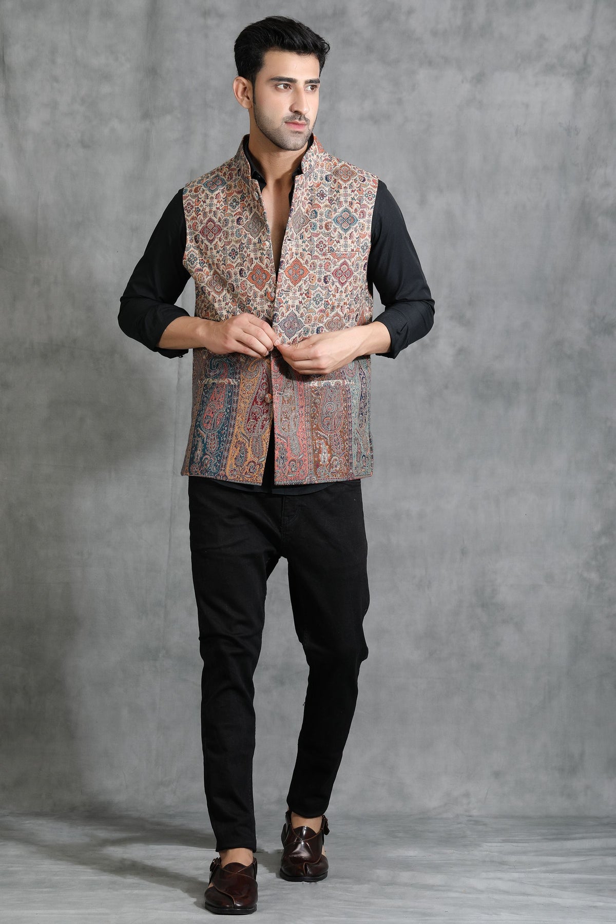 Vintage Kani Waist Coat With Paisley Design – Mitti Lifestyle