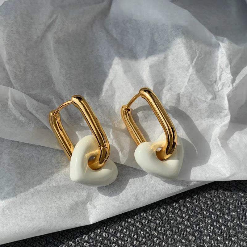 VANILLA HEART HOOP EARRINGS