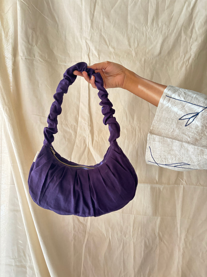 Pleated chic carry on
