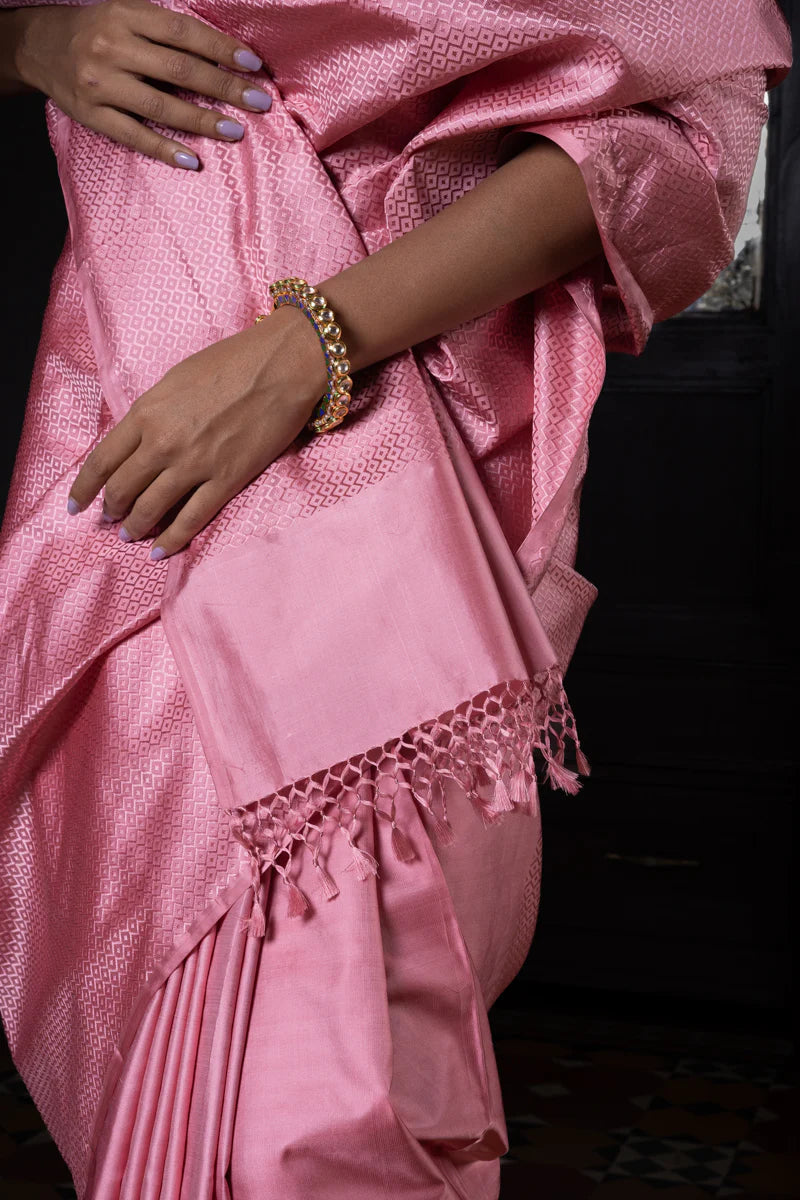 Gulabi Anchal' Gulabi Geometric Benarasi Handloom Sari
