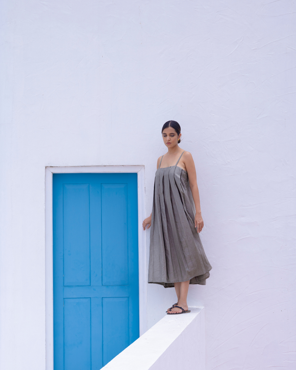 BOX-PLEATE MIDI DRESS