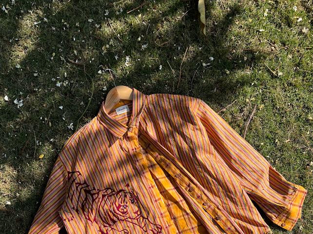 Yellow stripes shirt w tiger