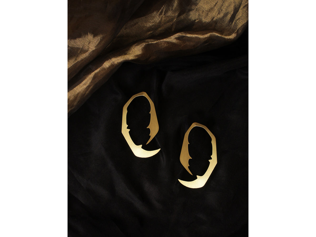 maxilla oversized studs
